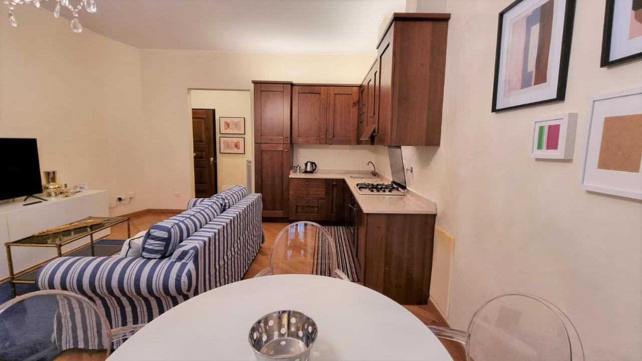 Palazzo Crispi - Boutique Apartment Trieste Exteriör bild